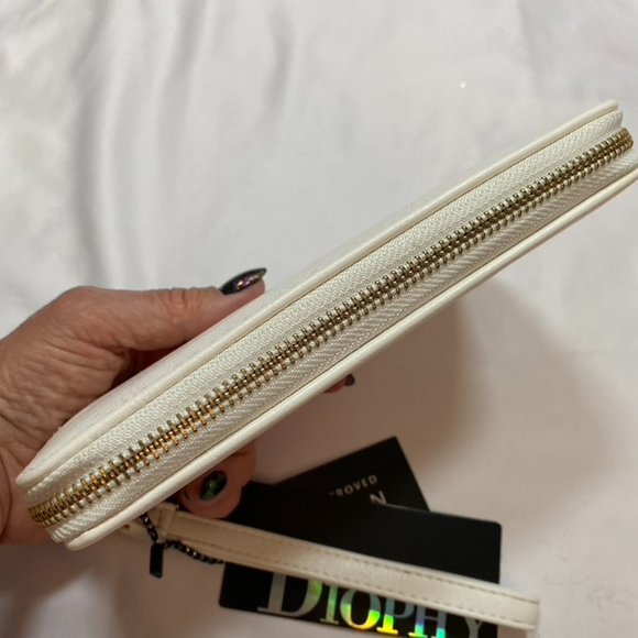 Cool Cream Faux Leather Cream wallet wristlet strap NWT Diophy - Picture 10 of 10